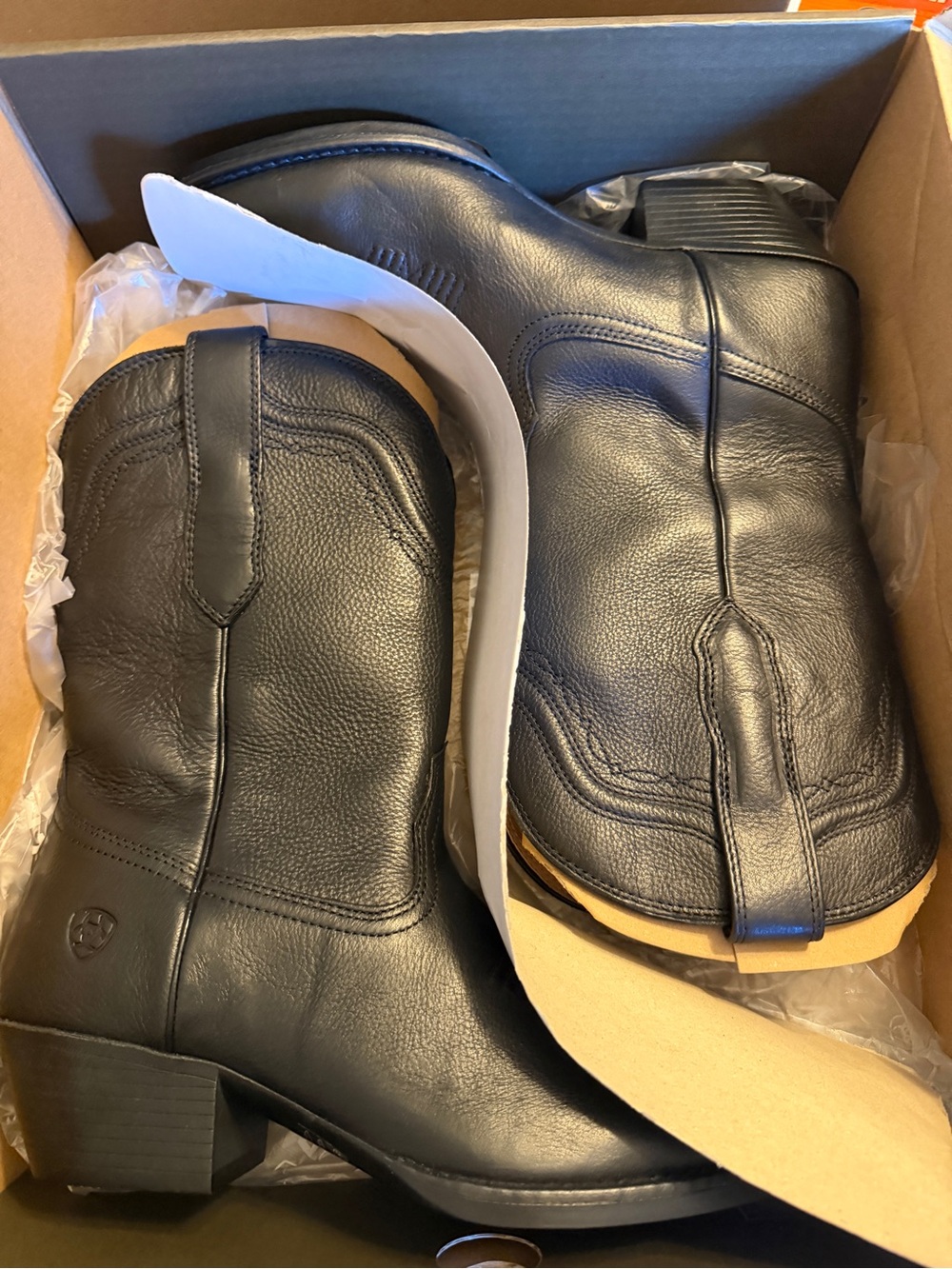 Ariat Grayson R Toe Western Boot - Picture 4 of 4